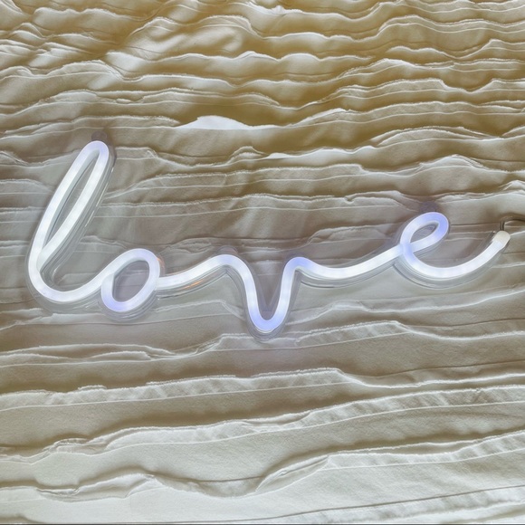 Urban Outfitters Love Neon Light - Picture 4 of 9